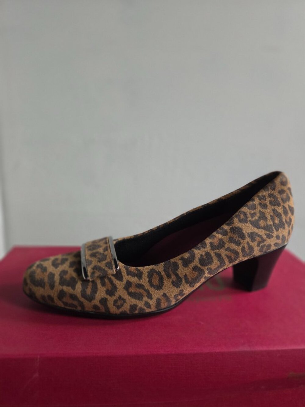 Munro V women's pumps, Sz 7 N